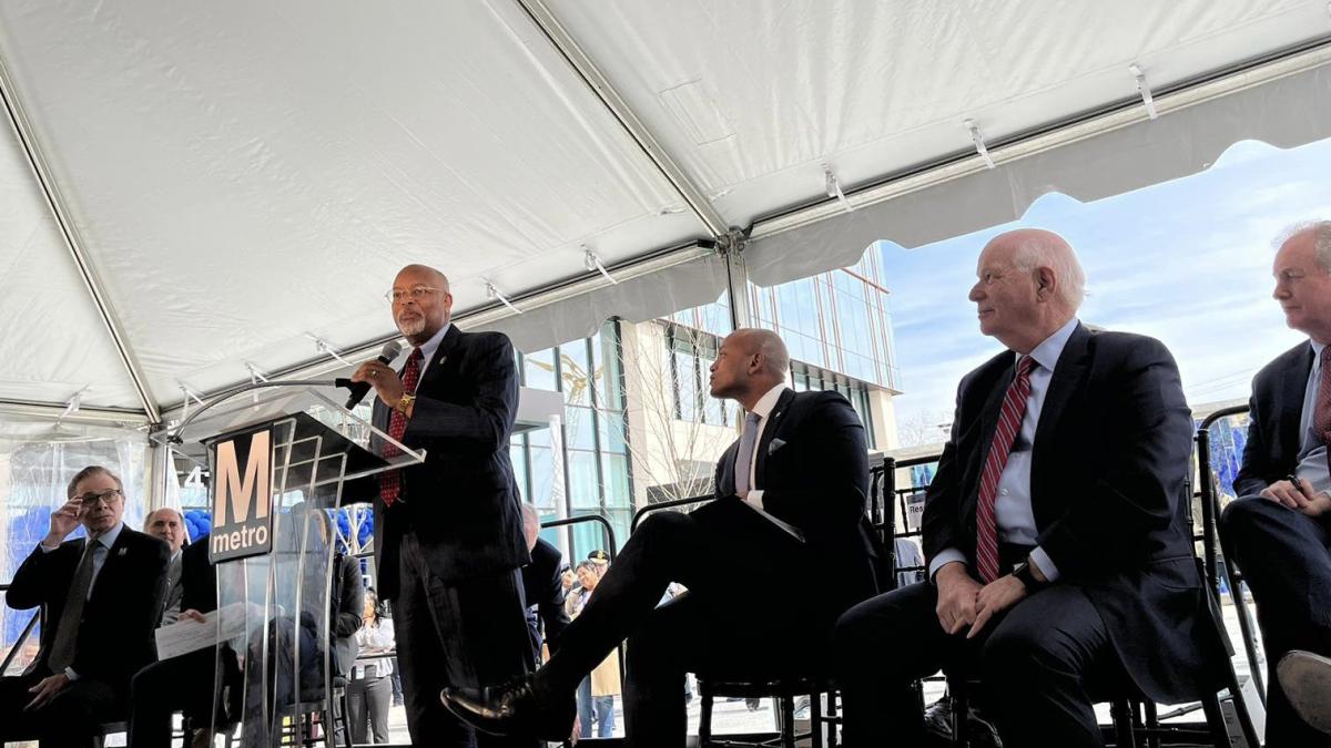 Glenn Ivey at WMATA HQ opening