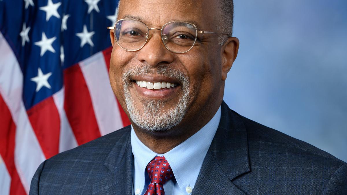 Official portrait of Congressman Glenn Ivey